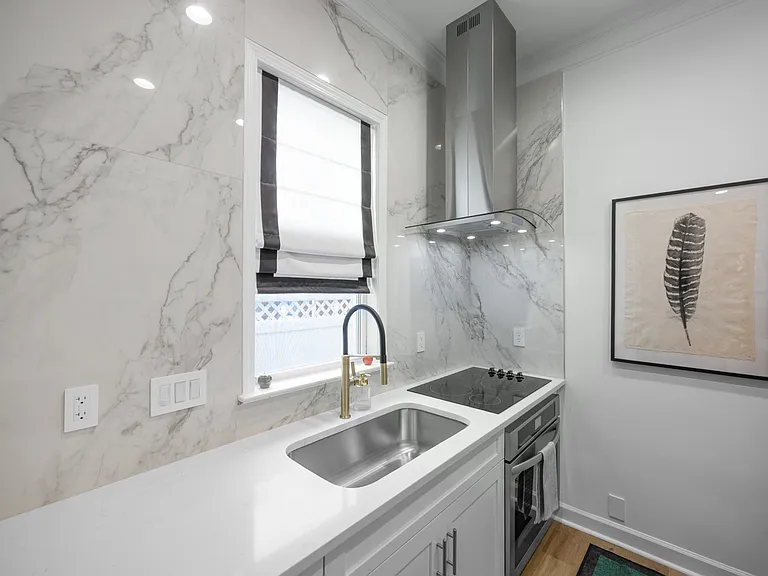935 Hawthorne Bridge Ct — Photo 14