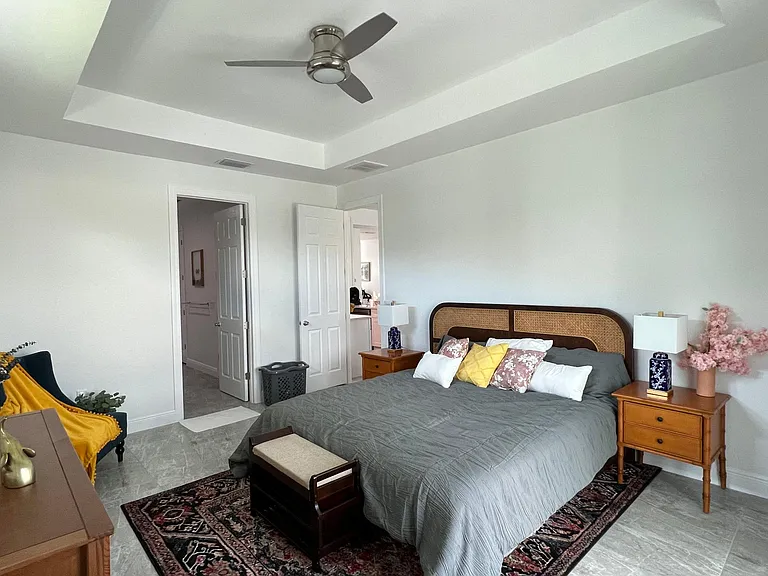 2525 SW 21st Ave — Photo 6