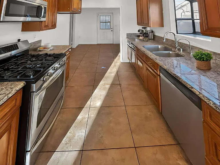 20728 Norwalk Blvd — Photo 3
