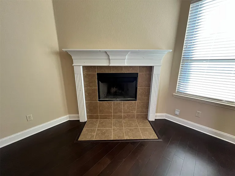 3826 Hyde Park Dr — Photo 8