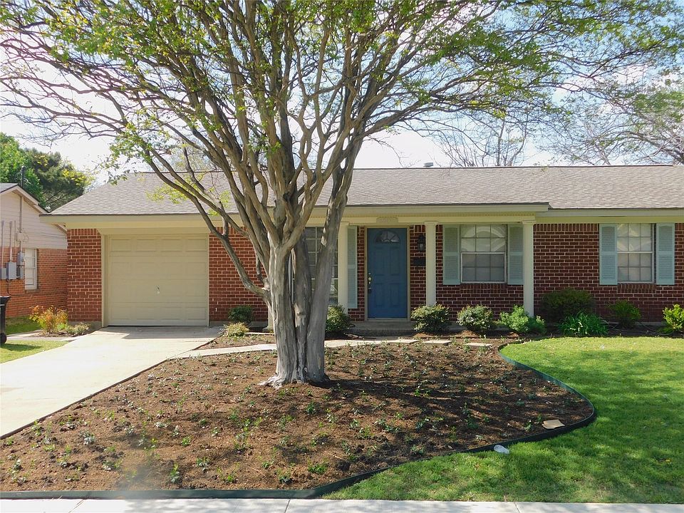 1st image of 2711 Eastbrook Dr