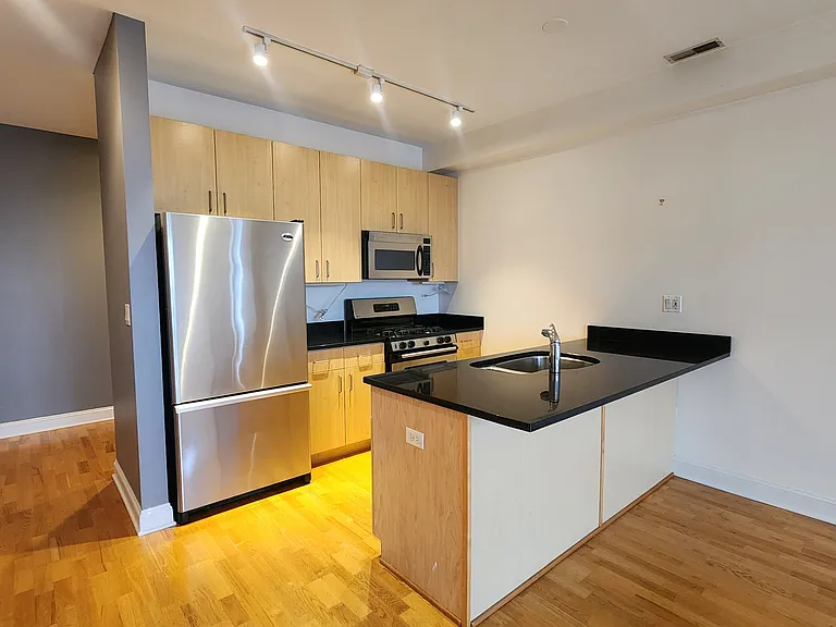1260 W Washington Blvd #606 — Photo 2