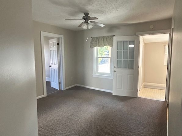 209 Parade St FLOOR 2