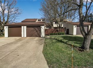 6 Tolland Bore, East Aurora, NY 14052