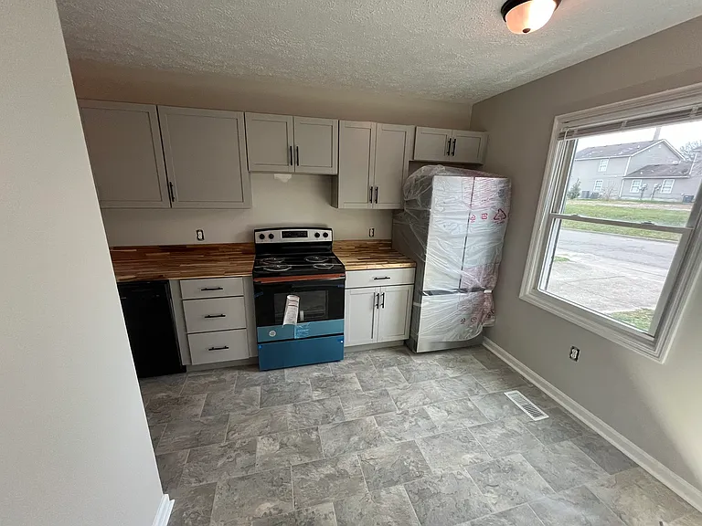 112 Lakeview Dr — Photo 5