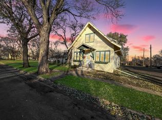 127 E Snelling Ave, Appleton, MN 56208