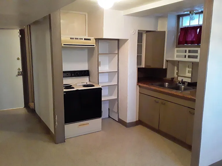 415 1/2 E Sherman St #C — Photo 2