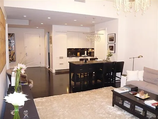 Rented by Sotheby's International Realty | media 21