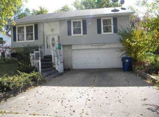 717 Dickens Ave, Glendale Heights, IL 60139
