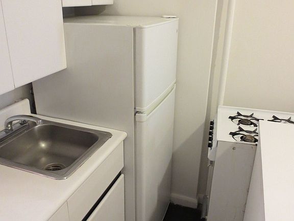 2nd image of 340 E 62nd St APT 9