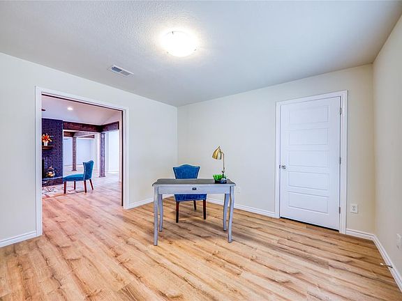 5th image of 2845 Pinehurst Dr
