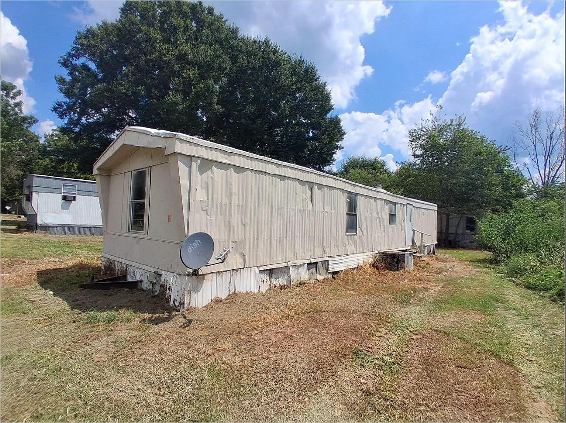 2 bed, 780 sqft, $775 — Photo 1