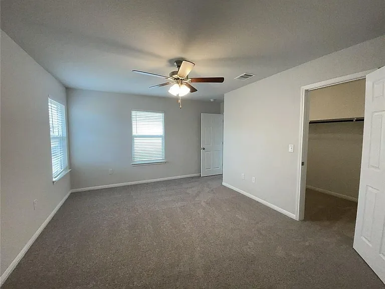 233 Hauser Dr — Photo 13