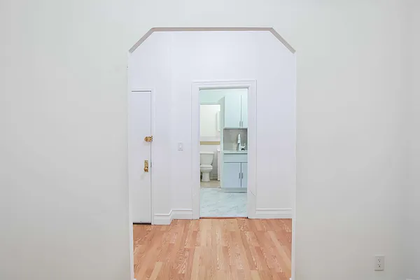 Rented by Smart City Real Estate LLC | media 13
