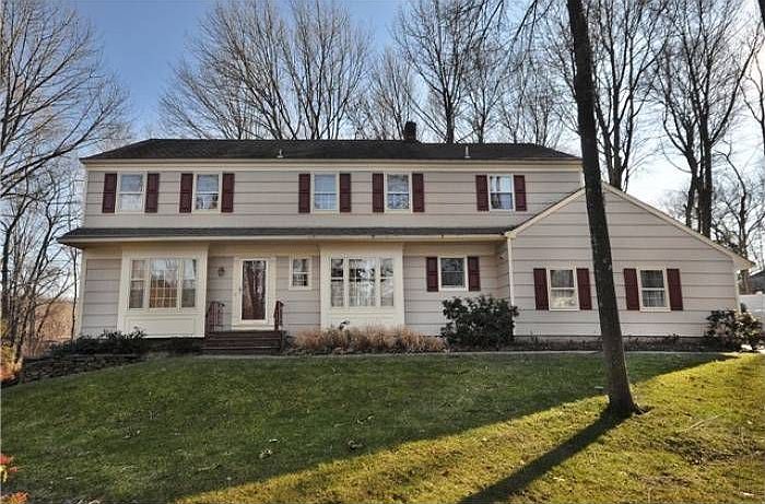 Large level lot