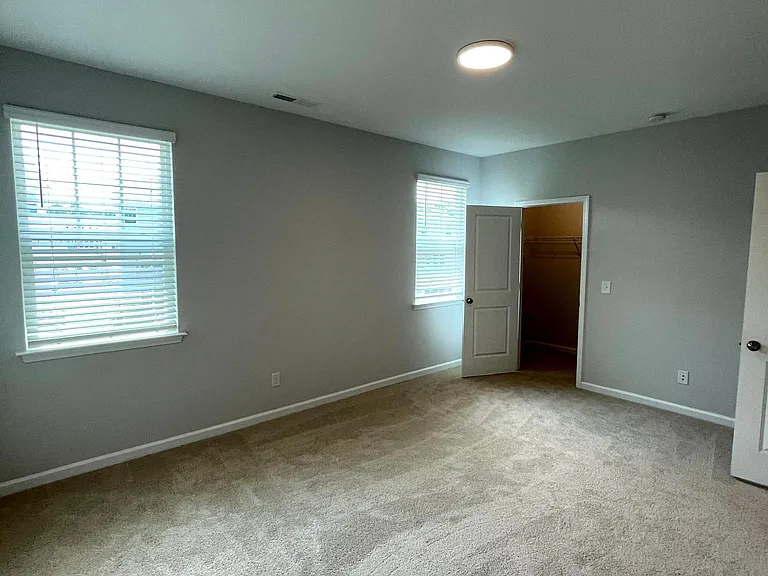 1036 Commack Dr — Photo 29