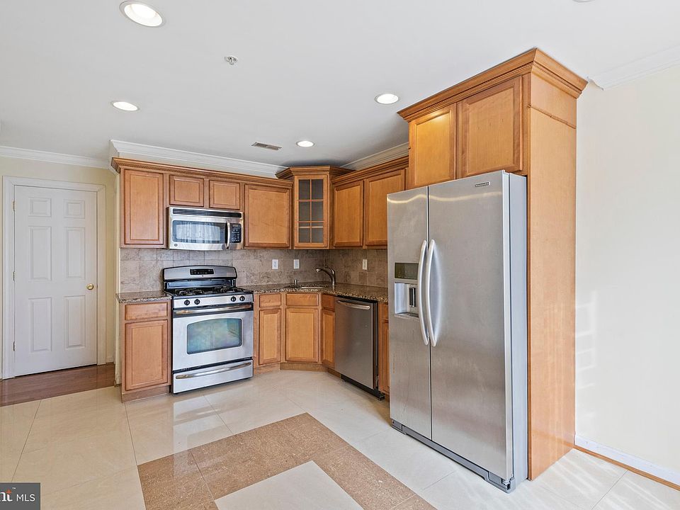 1st image of 2909 W Girard Ave APT A