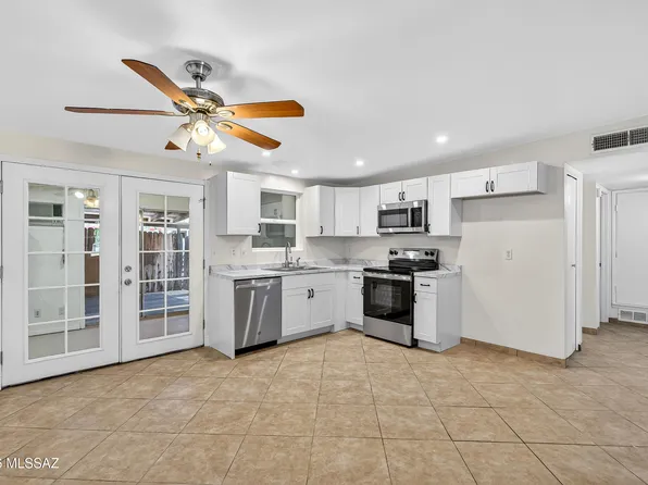 3895 S Queen Palm Dr, Tucson, AZ 85730