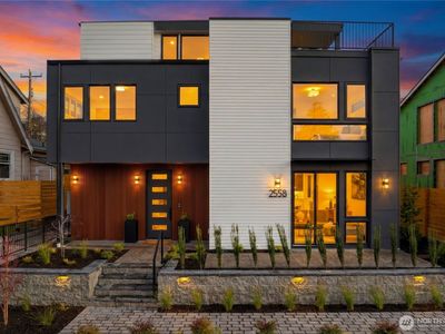 2558 30th Avenue W, Seattle, WA, 98199