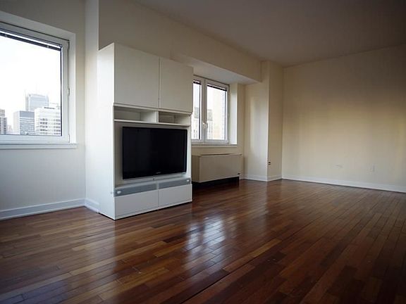 5th image of 425 5th Ave APT 40C