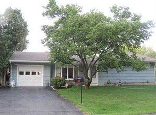 6447 Westwood Dr, Lockport, NY 14094