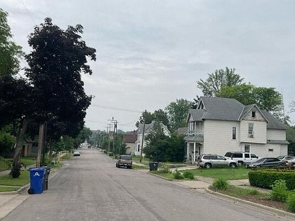 5th image of 445 Minnehaha Ave E