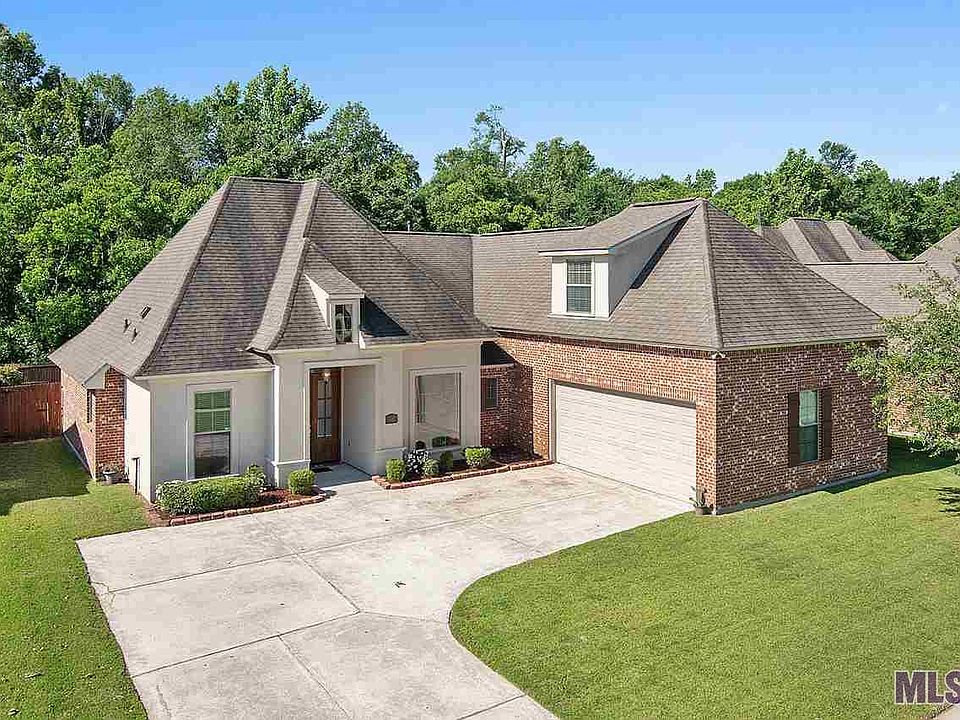 1st image of 2662 Pine Thicket Ave