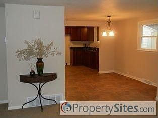 3rd image of 520 S 4th St