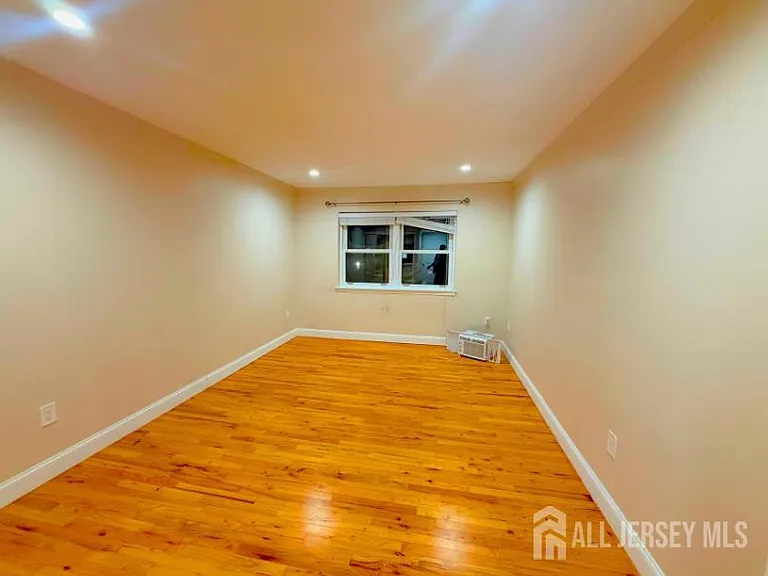 44 Judson St #12B — Photo 6