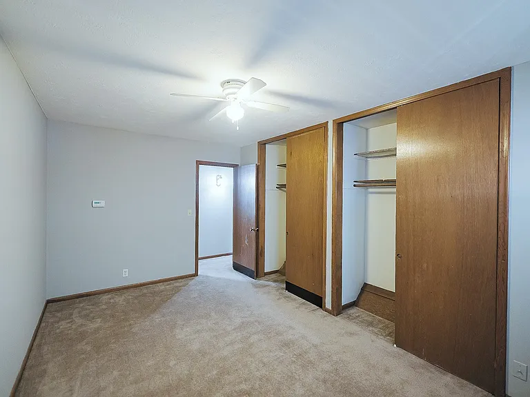 Beverly Hills Apartments — Photo 15