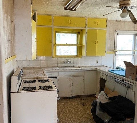 5th image of 715 Koberlin St