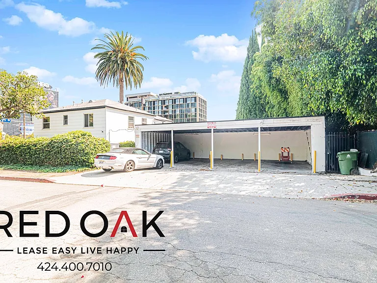 1111 N Doheny Dr #A — Photo 7
