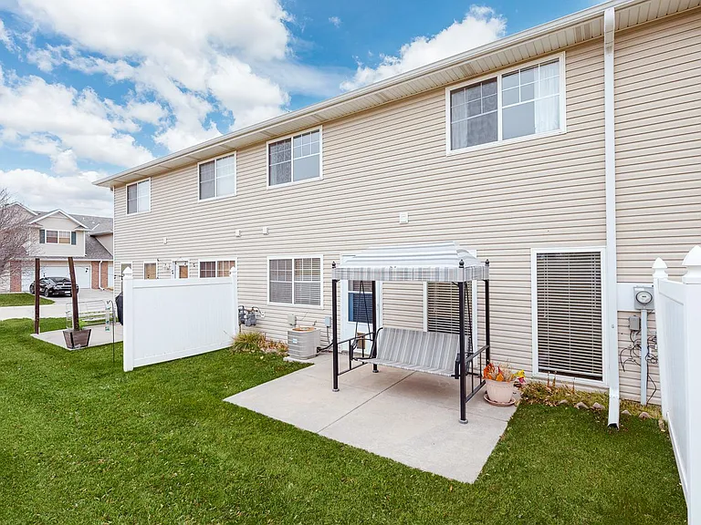 8805 Venice Ln — Photo 40