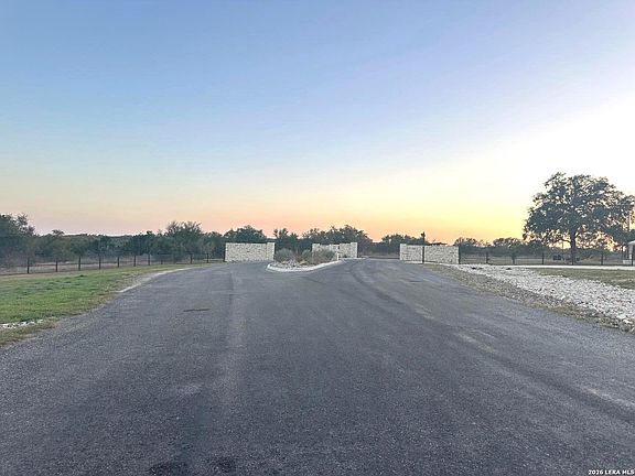 2nd image of 207 Crescent LOT 207