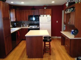 904 Kelly St NW, New Philadelphia, OH 44663