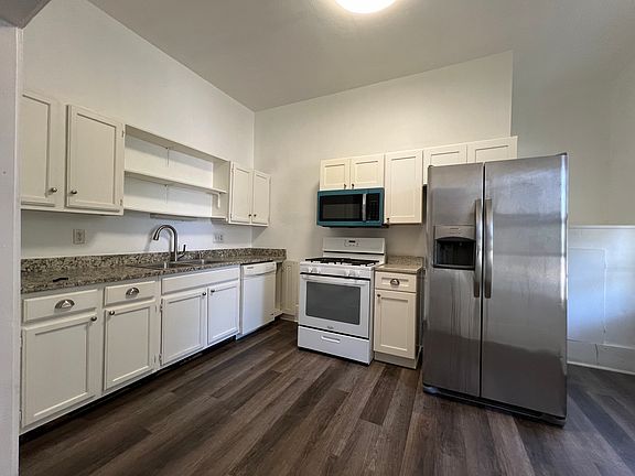 3rd image of 210 Eleanor Ave APT 1