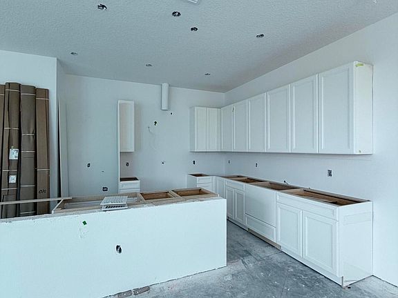 3rd image of 135 Kings Lane
