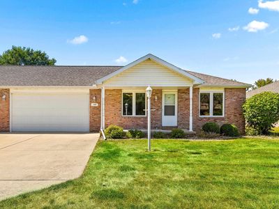 1126 N Main St, Washington, IL, 61571