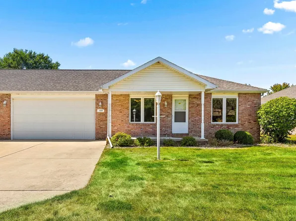 1126 N Main St, Washington, IL 61571