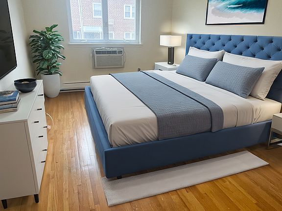 3rd image of 2030 Hazen St #1