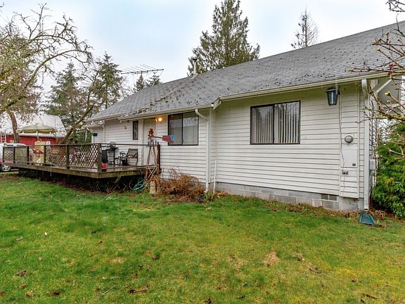 2nd image of 12722 Pioneer Way E
