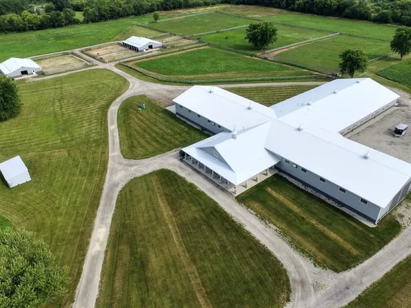 15917 Kishwaukee Valley Rd, Woodstock, IL 60098