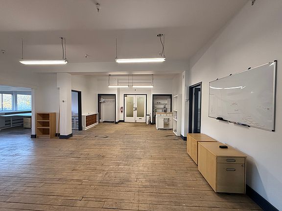 3rd image of 123 Woolwich St #207