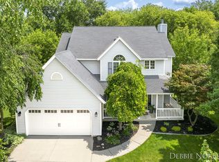 6734 Glen Hollow Dr SE, Caledonia, MI 49316