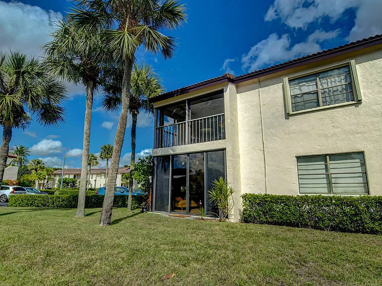 7911 Eastlake Dr #H — Photo 33