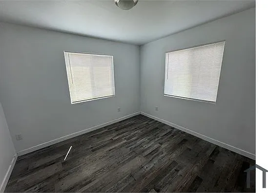 1348 W 41st Pl — Photo 20