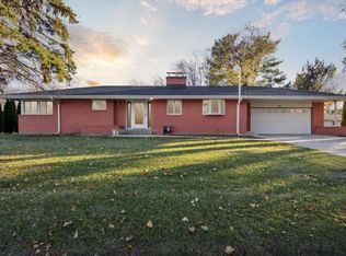 930 Holland Ave, Delavan, WI 53115