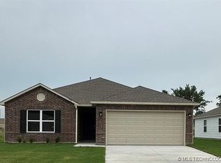 8308 E Oakland St, Broken Arrow, OK 74014