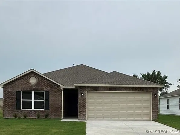 1106 W Fargo Rd, Claremore, OK 74019