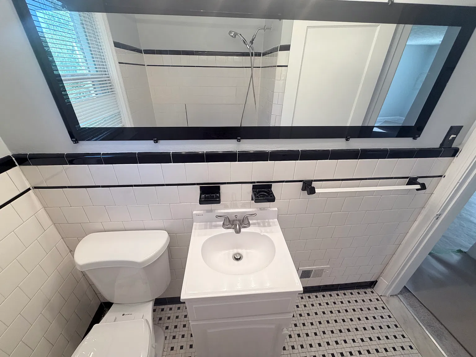 2 bed, $1,750 — Photo 4